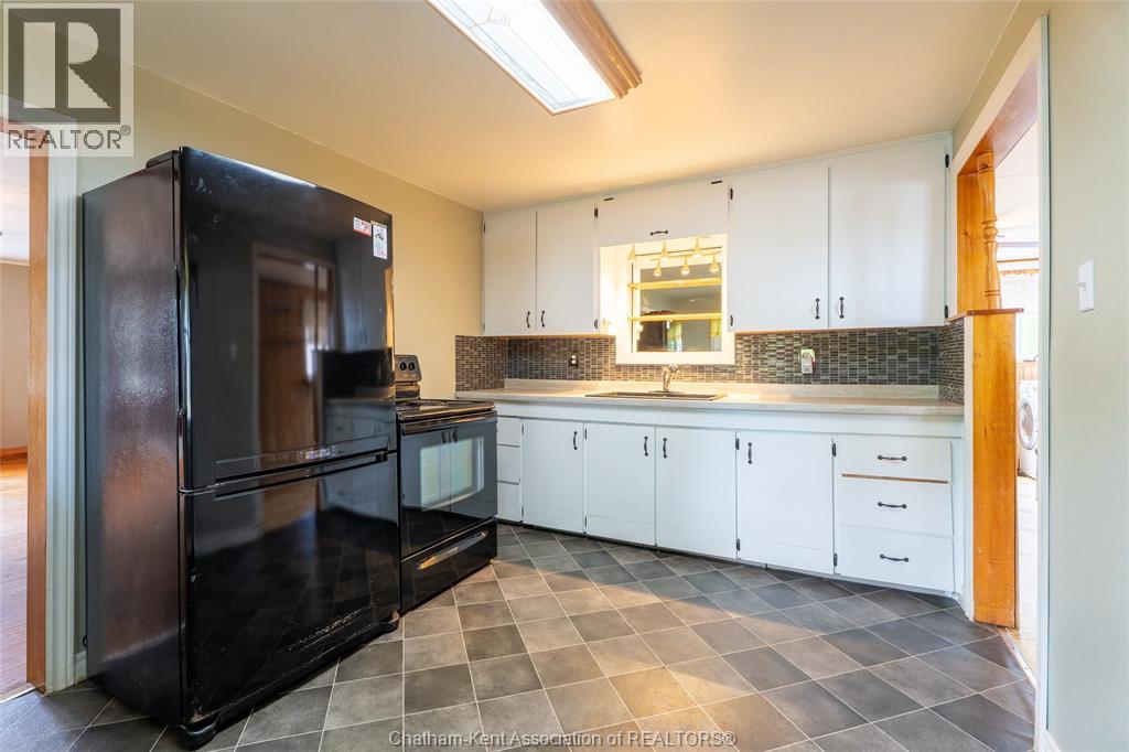 886 OLD GLASS ROAD - Image 16