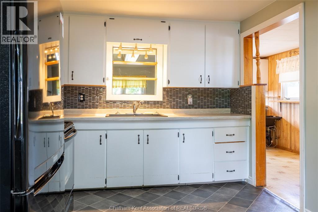 886 OLD GLASS ROAD - 17