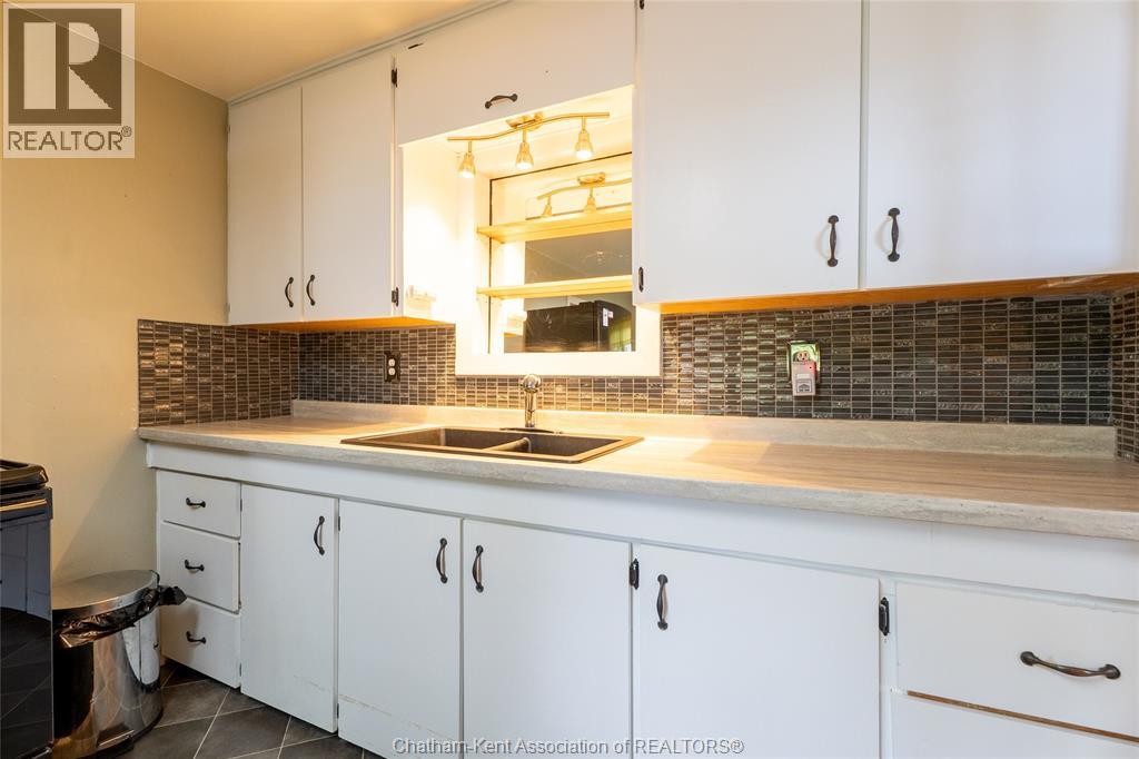 886 OLD GLASS ROAD - Image 18