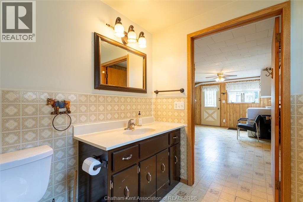 886 OLD GLASS ROAD - 20