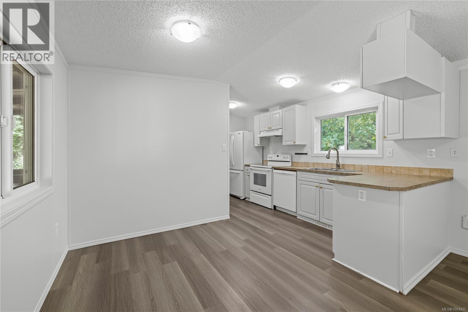#80 971 Douglas Ave - Image 8