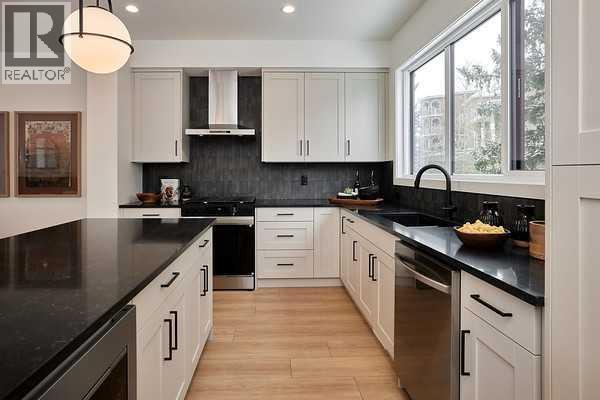 417 Shawnee Terrace SW, Shawnee Slopes, Calgary photo 5