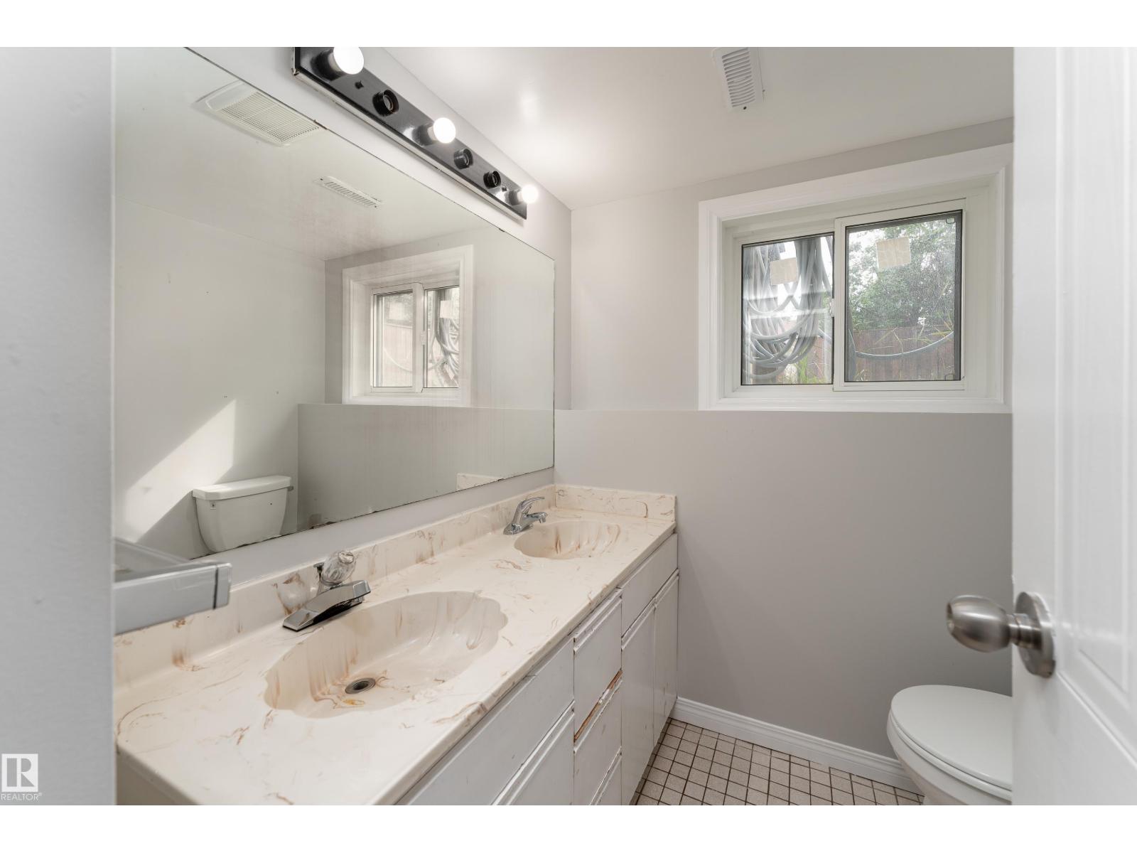 1131 35A ST NW - Image 36