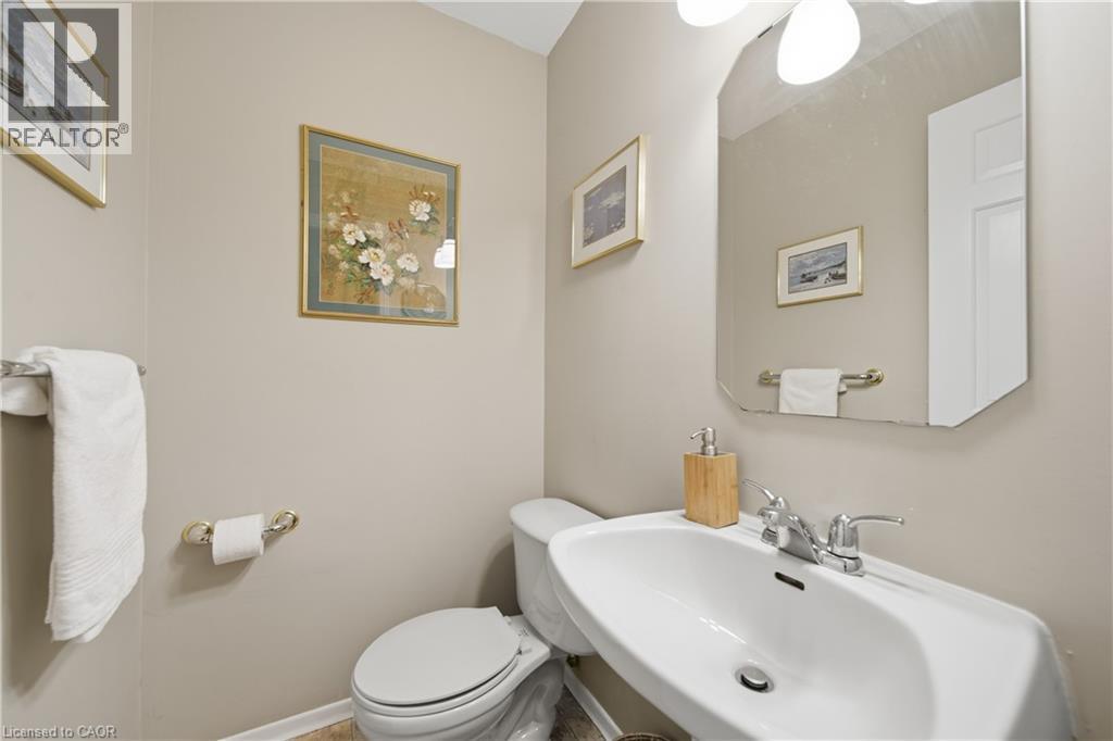 32 WAVERLEY Drive - 18