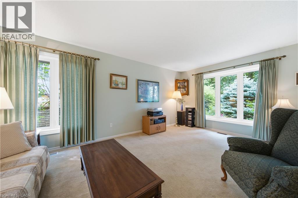 32 WAVERLEY Drive - Image 8