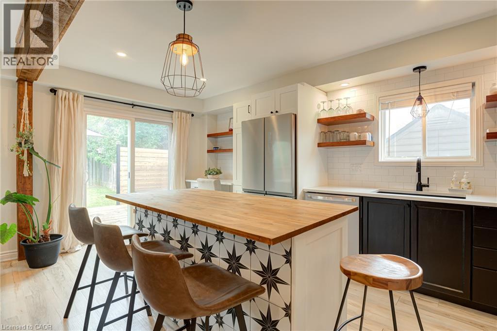 799 COMMONWEALTH Crescent - 17