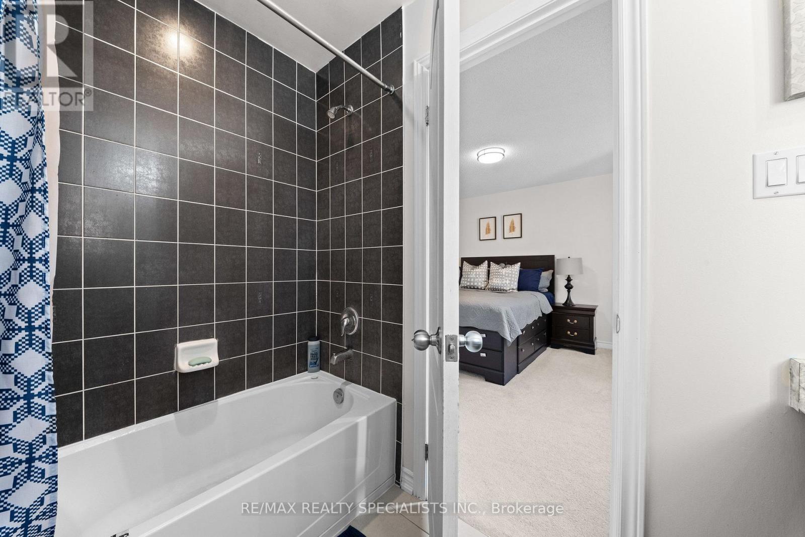 666 HAMMOND STREET - Image 30
