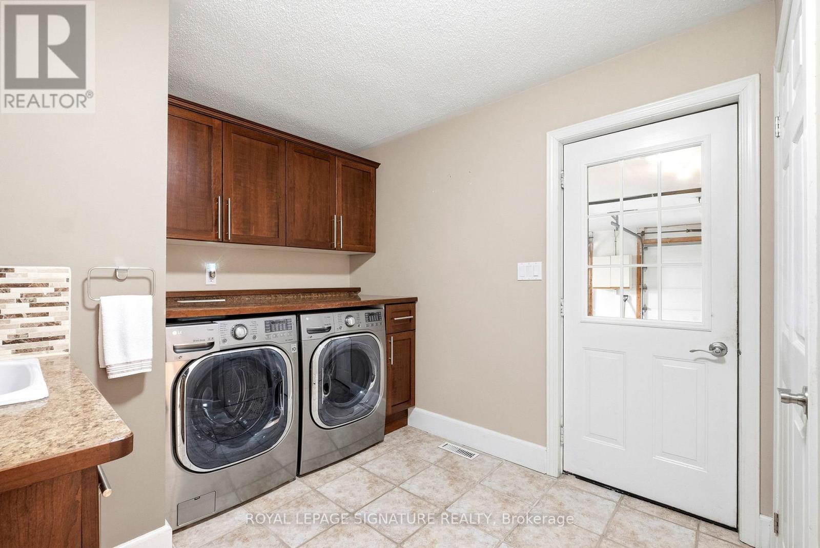 114 LAKEHURST STREET - 25