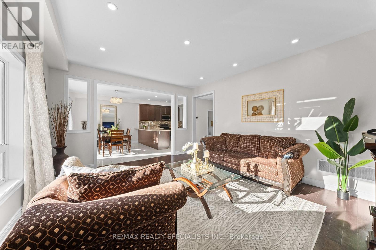 666 HAMMOND STREET - Image 21