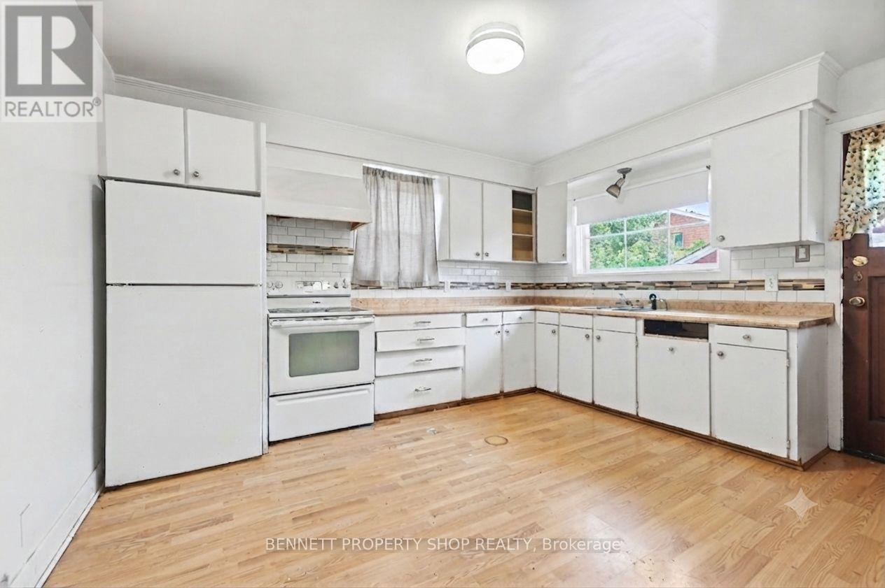 1361 SUMMERVILLE AVENUE - 4