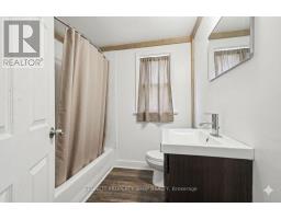 Bathroom - 1361 Summerville Avenue, Ottawa, ON K1Z8G9 Photo 10