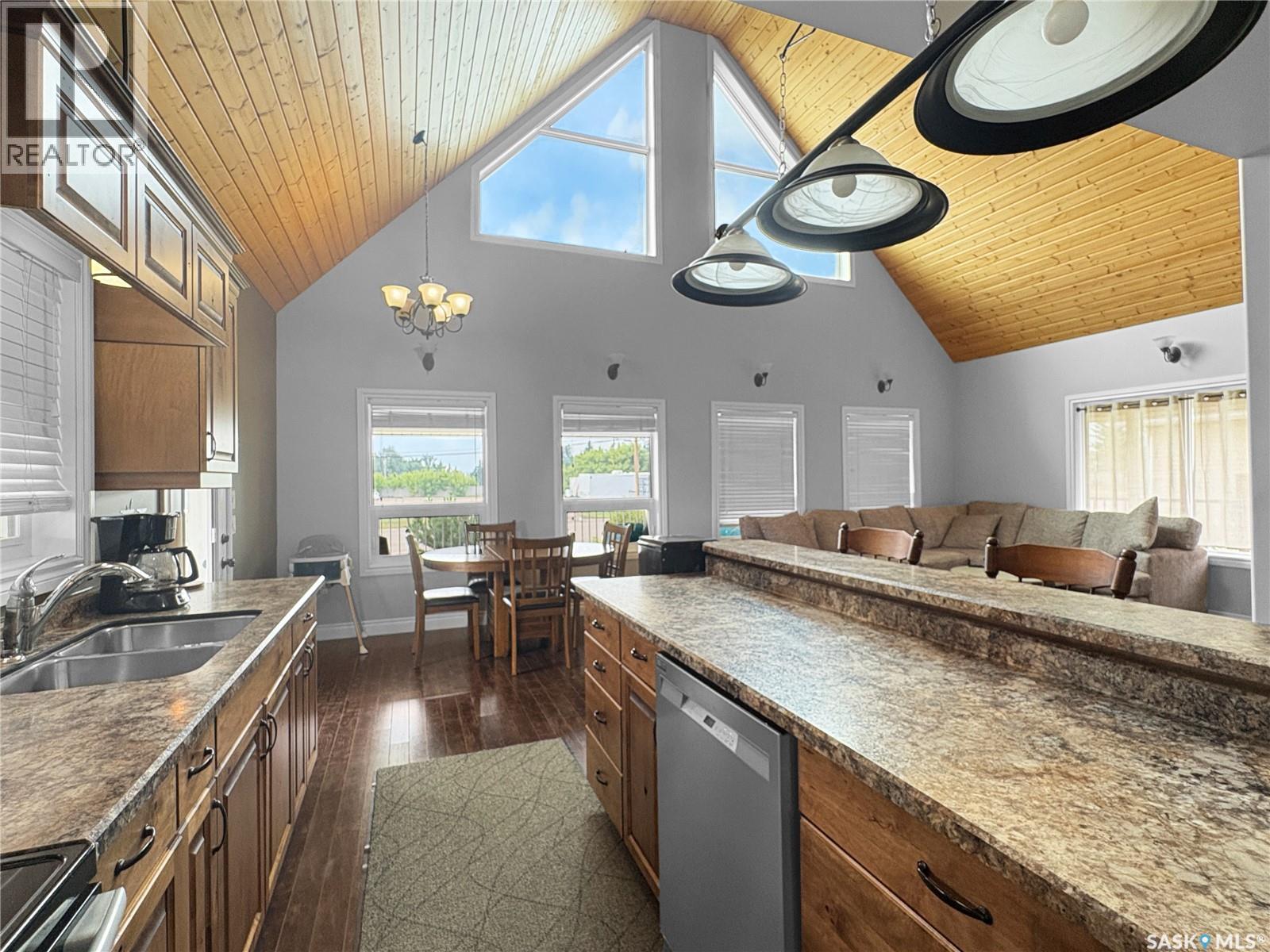 412 Birch DRIVE - 12