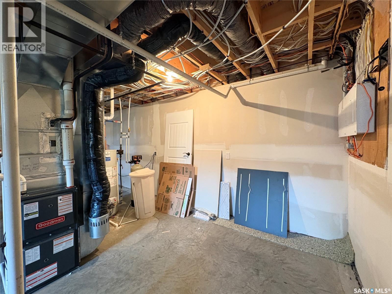 412 Birch DRIVE - 33