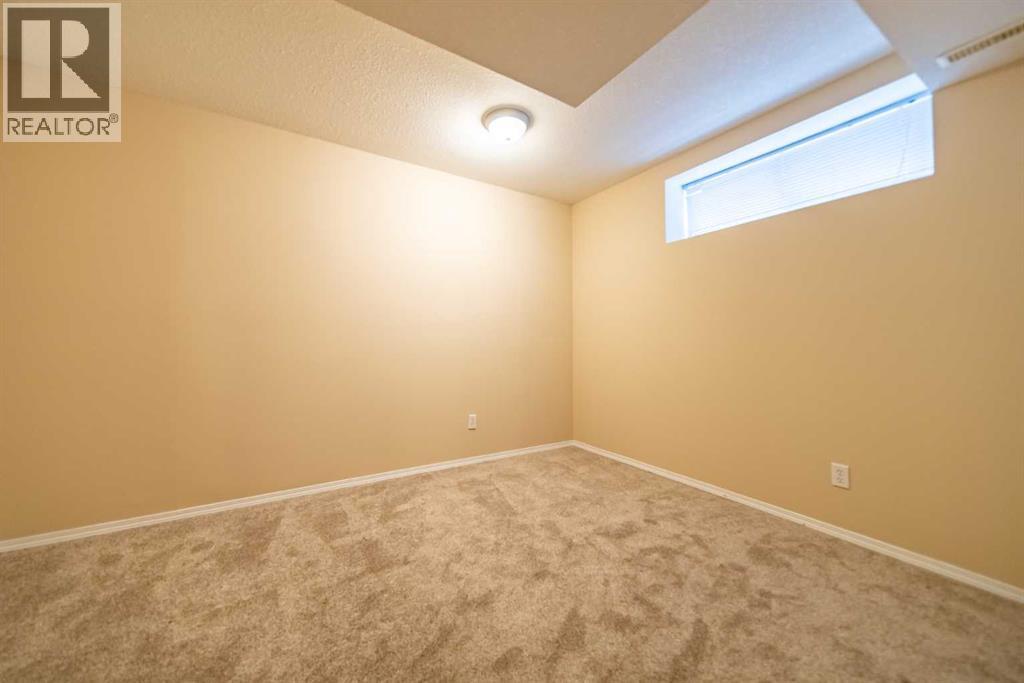 131 Everglen Rise SW - 30