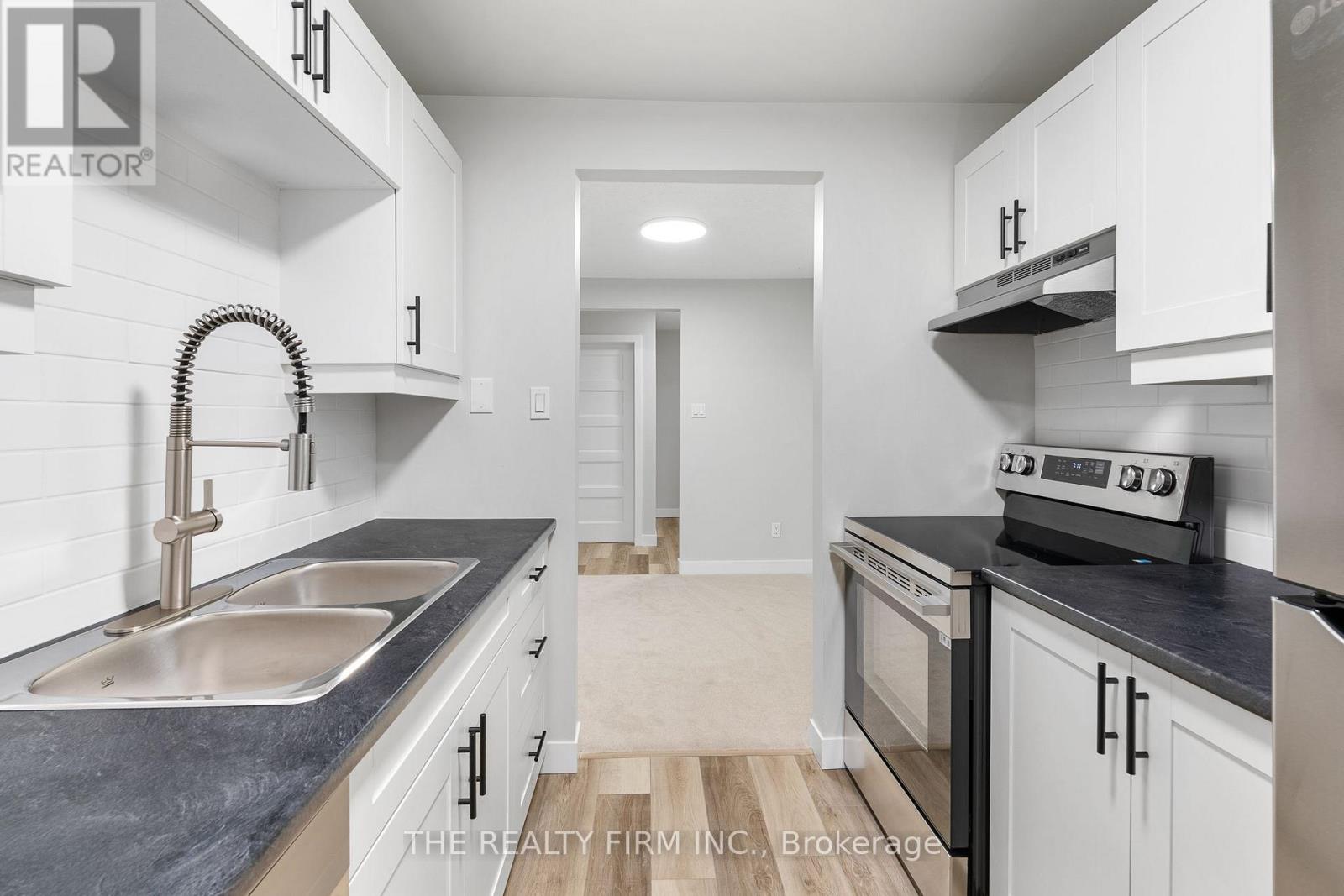 #40 1096 JALNA BOULEVARD - 12