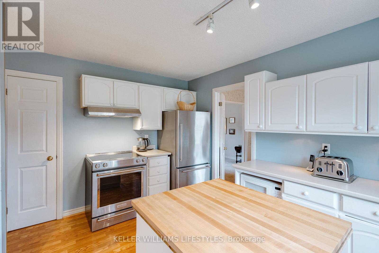 203 MCMASTER COURT - 16