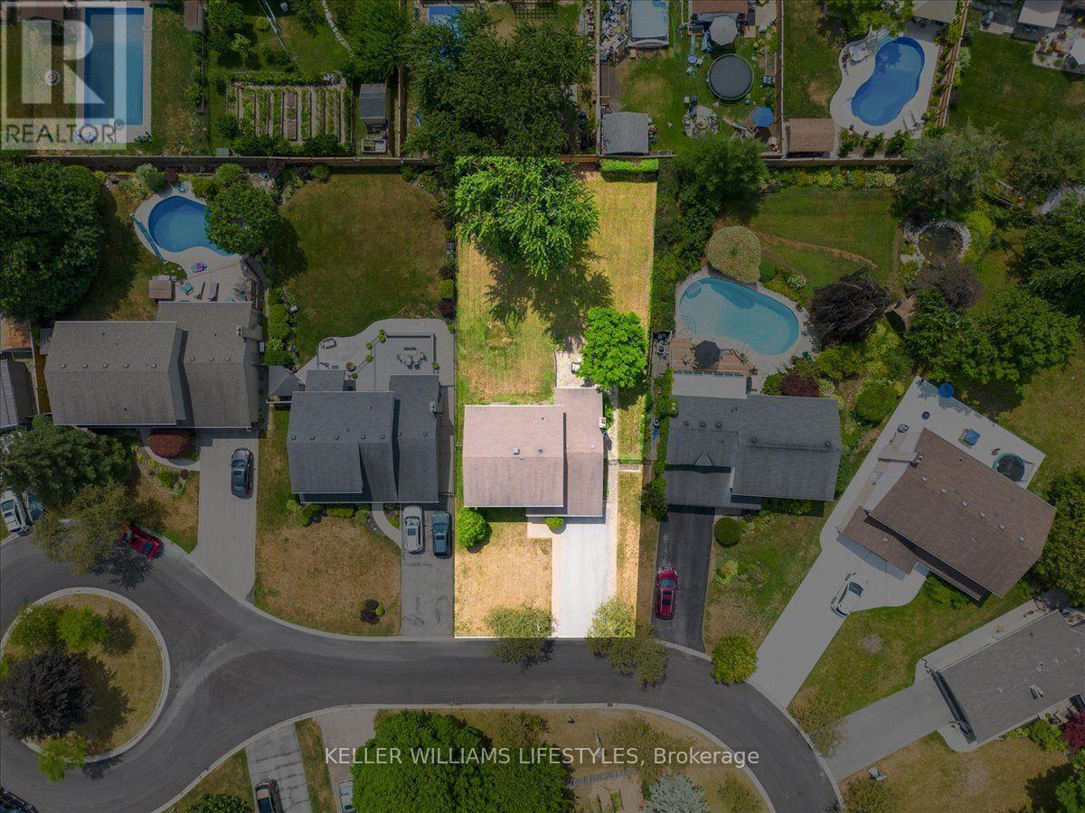 203 MCMASTER COURT - Image 40