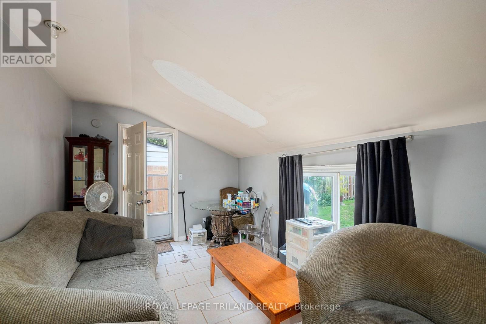 191 ELGIN STREET - 11