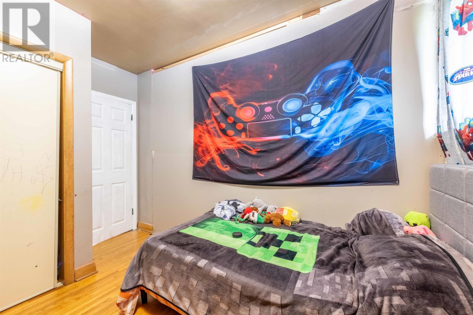468 Heather CRES - 17