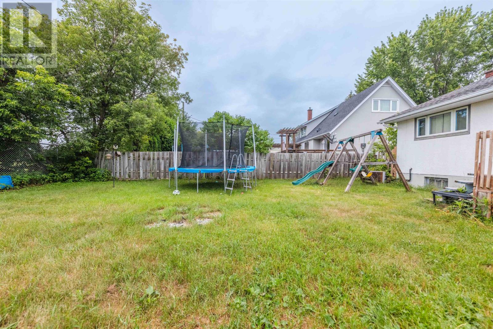 468 Heather CRES - 34