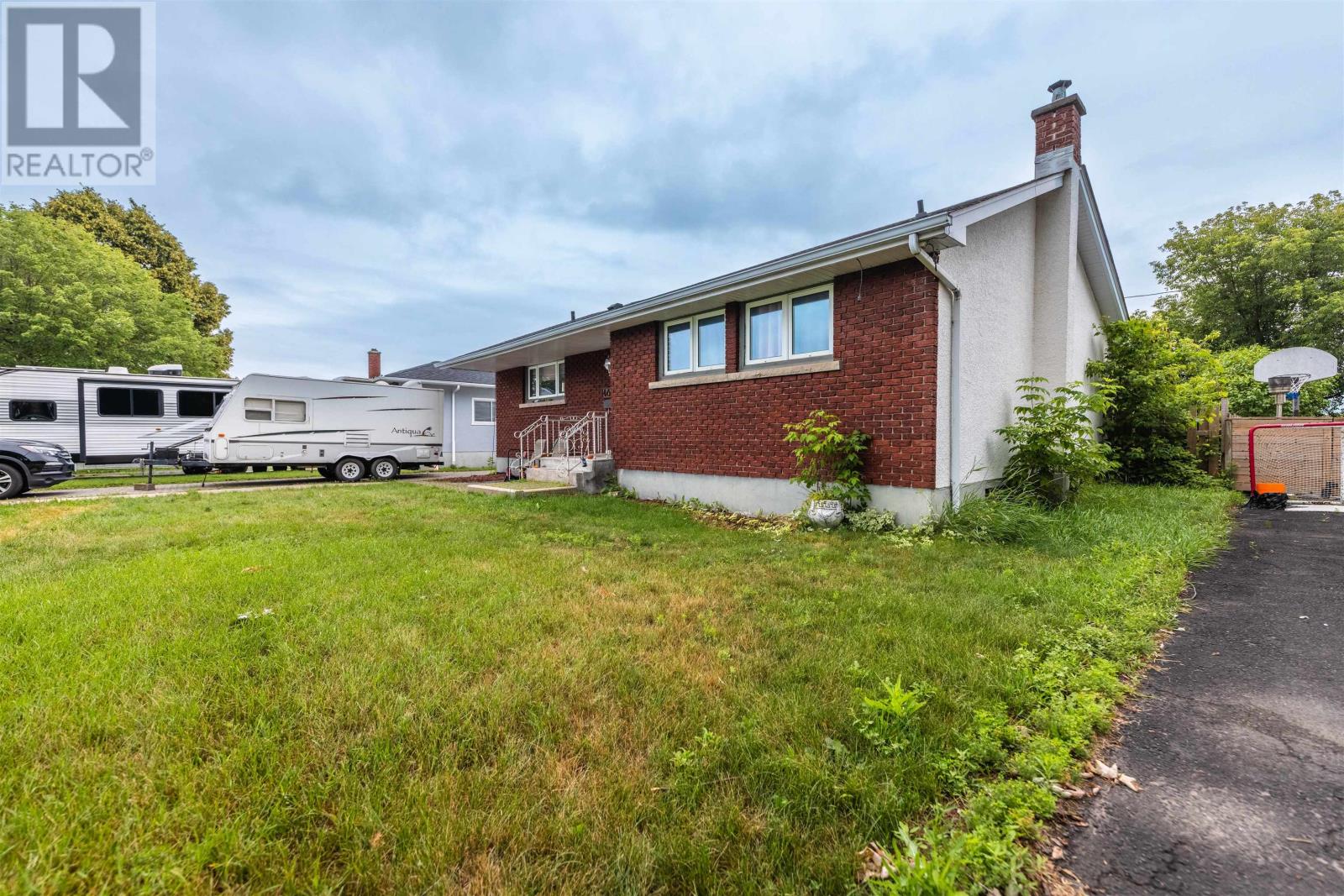 468 Heather CRES - 36