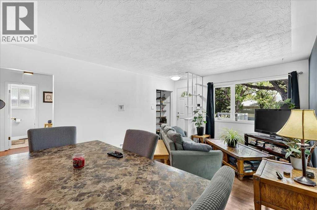 1944 10 Avenue NE - 11