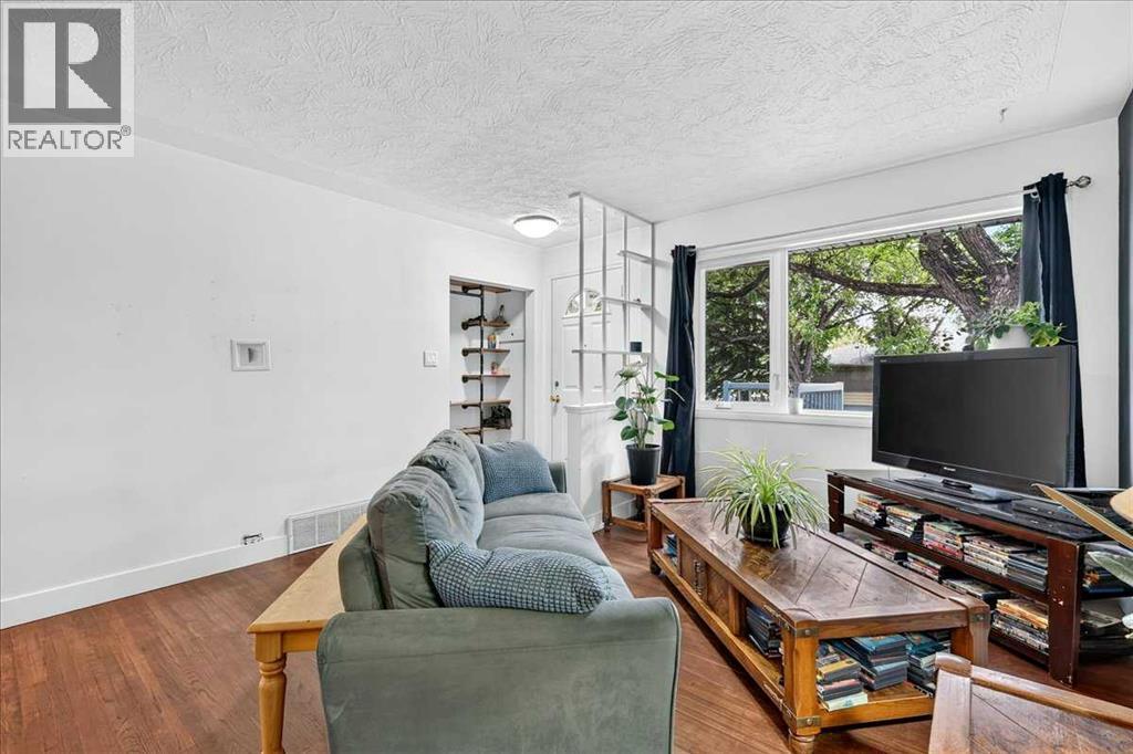 1944 10 Avenue NE - 7