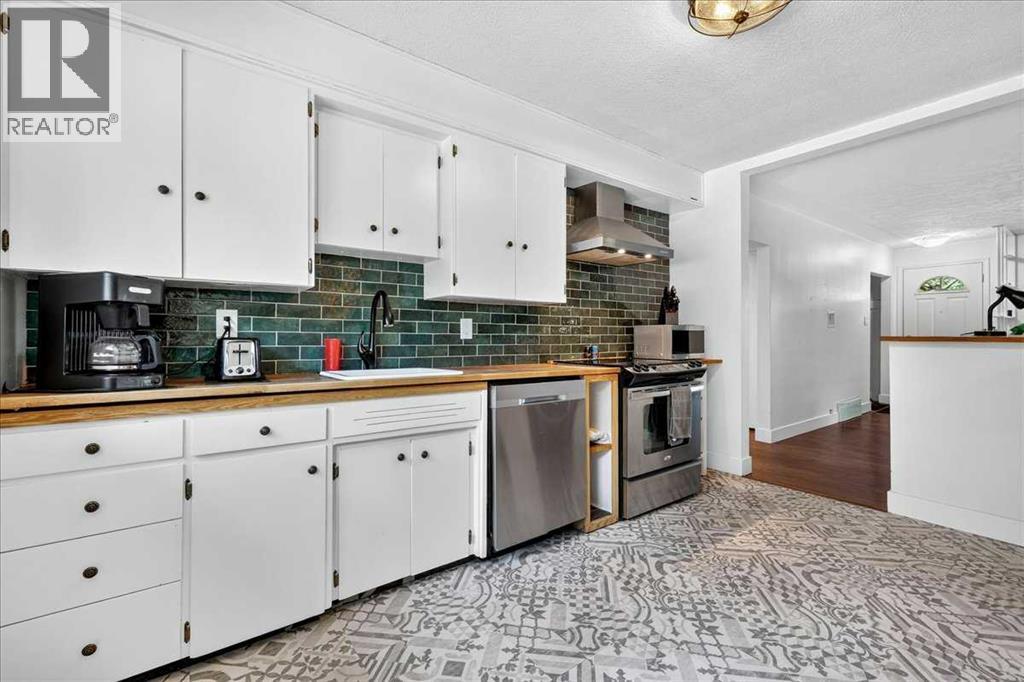 1944 10 Avenue NE - 16