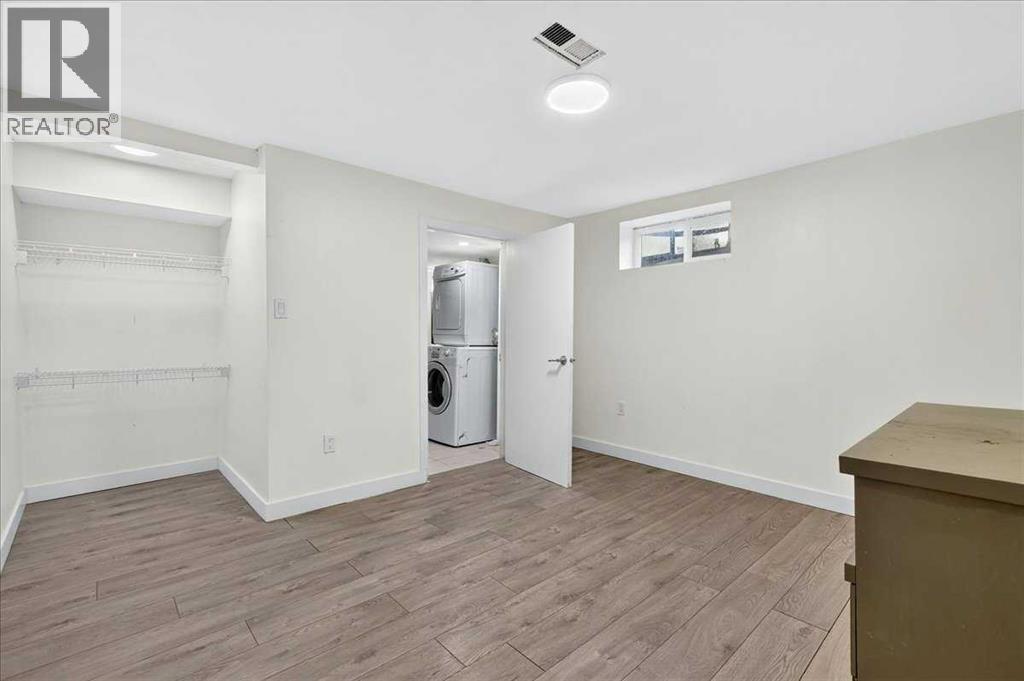 1944 10 Avenue NE - 34