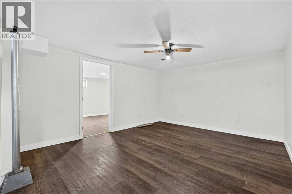 1944 10 Avenue NE - 25