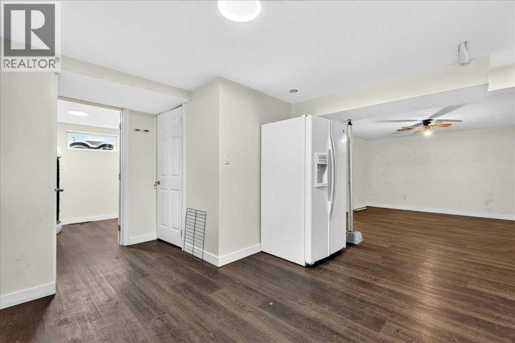 1944 10 Avenue NE - 31