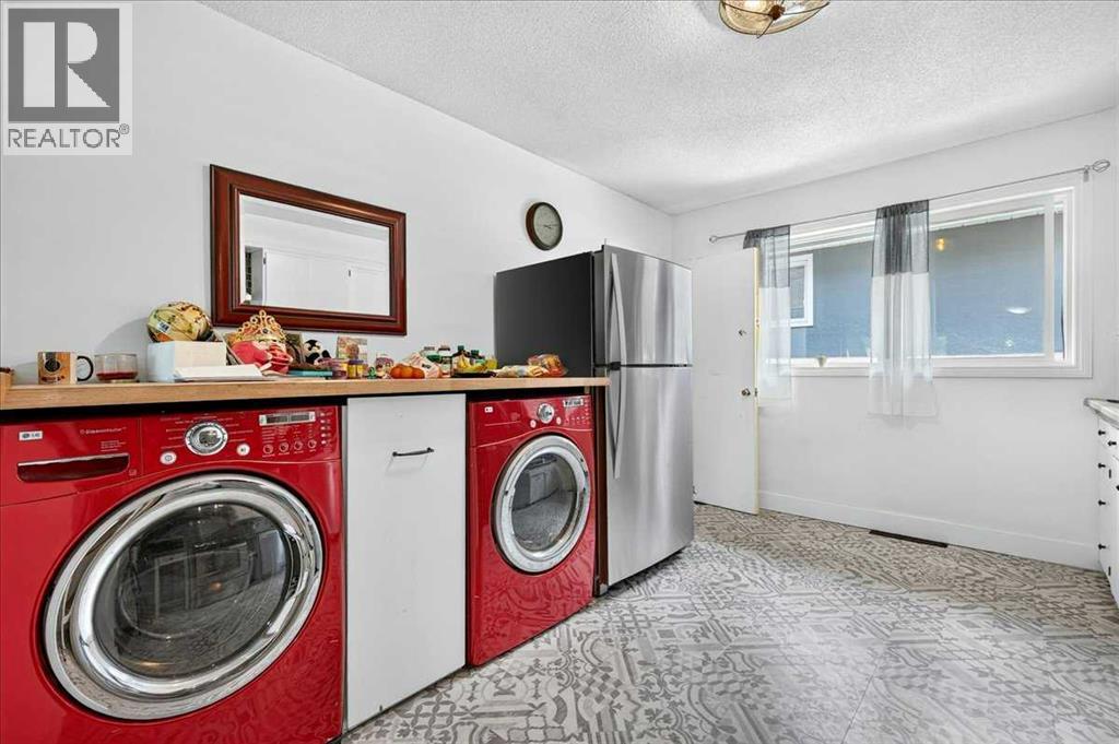 1944 10 Avenue NE - 15