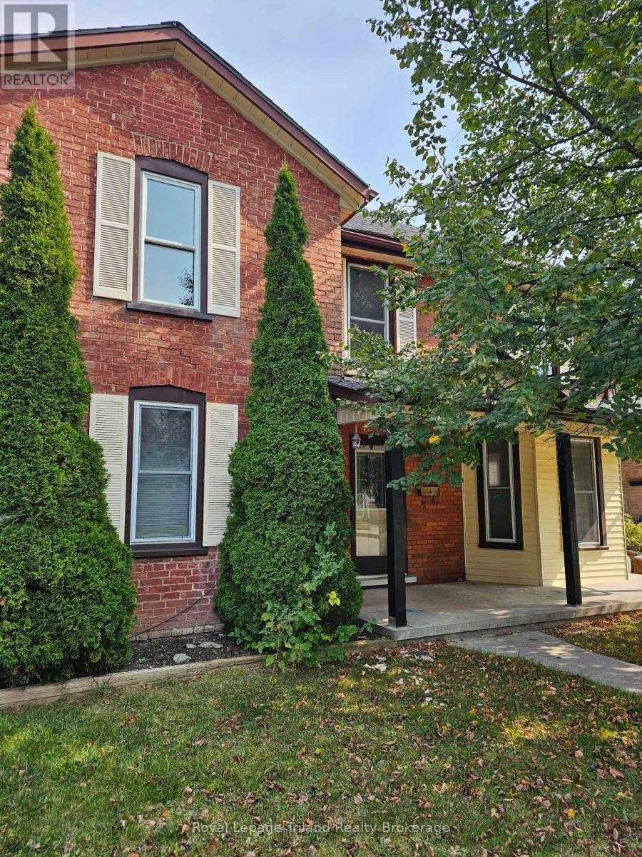 86 VICTORIA STREET N - 1