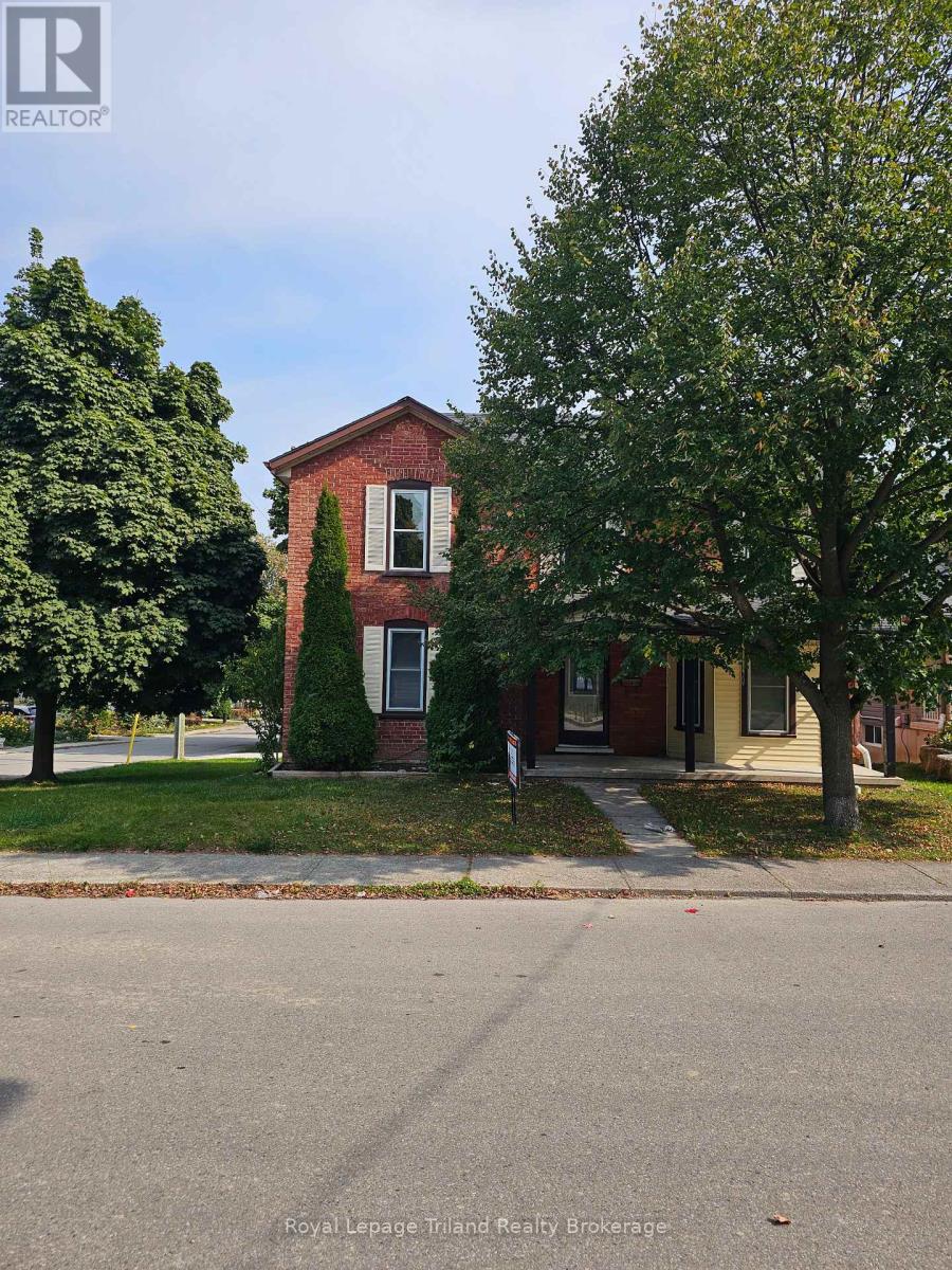 86 VICTORIA STREET N - 2