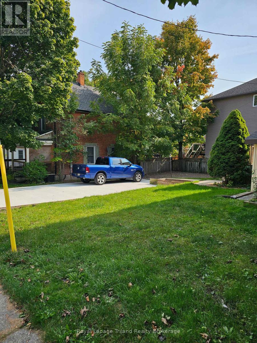 86 VICTORIA STREET N - Image 4