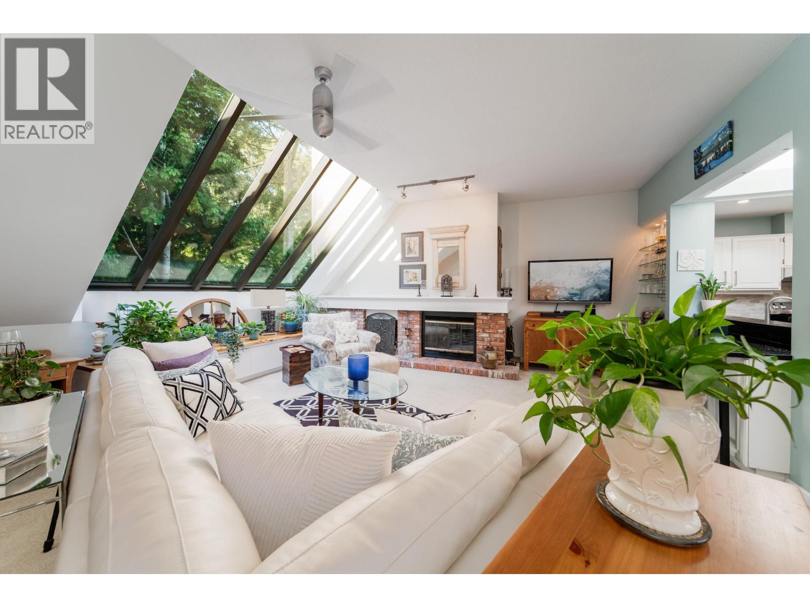 34 3960 CANADA WAY