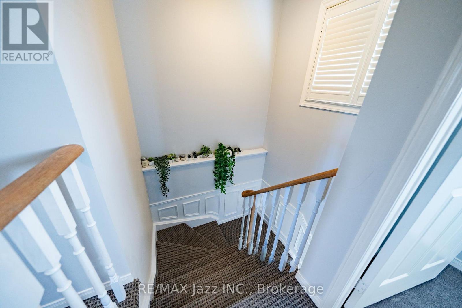 110 FREELAND AVENUE E - Image 22