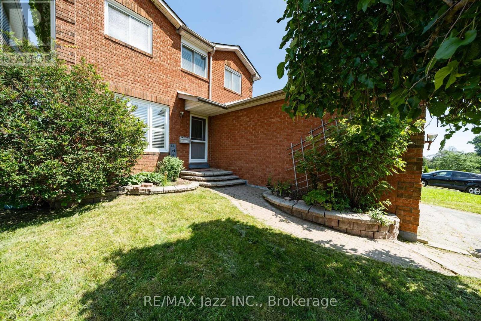 110 FREELAND AVENUE E - 2