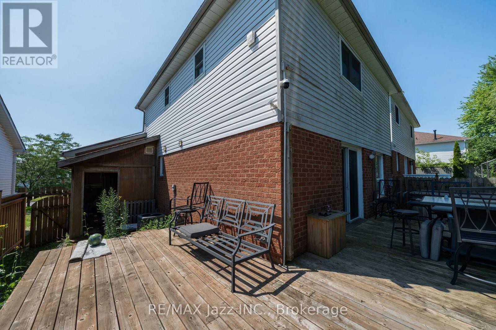 110 FREELAND AVENUE E - 48