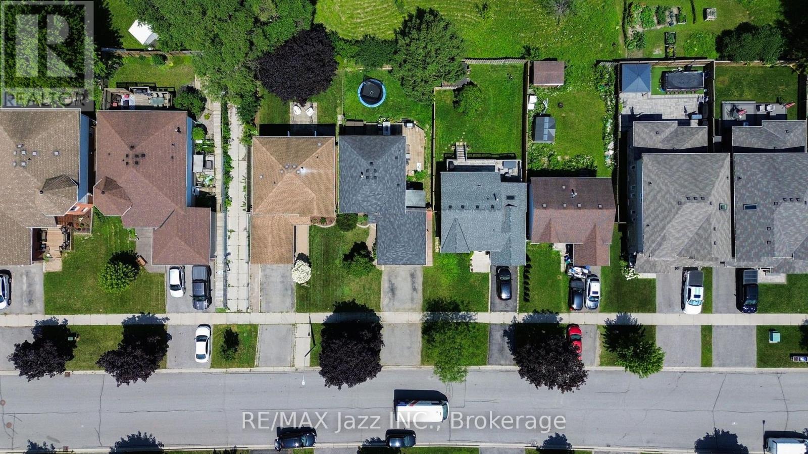 110 FREELAND AVENUE E - 49