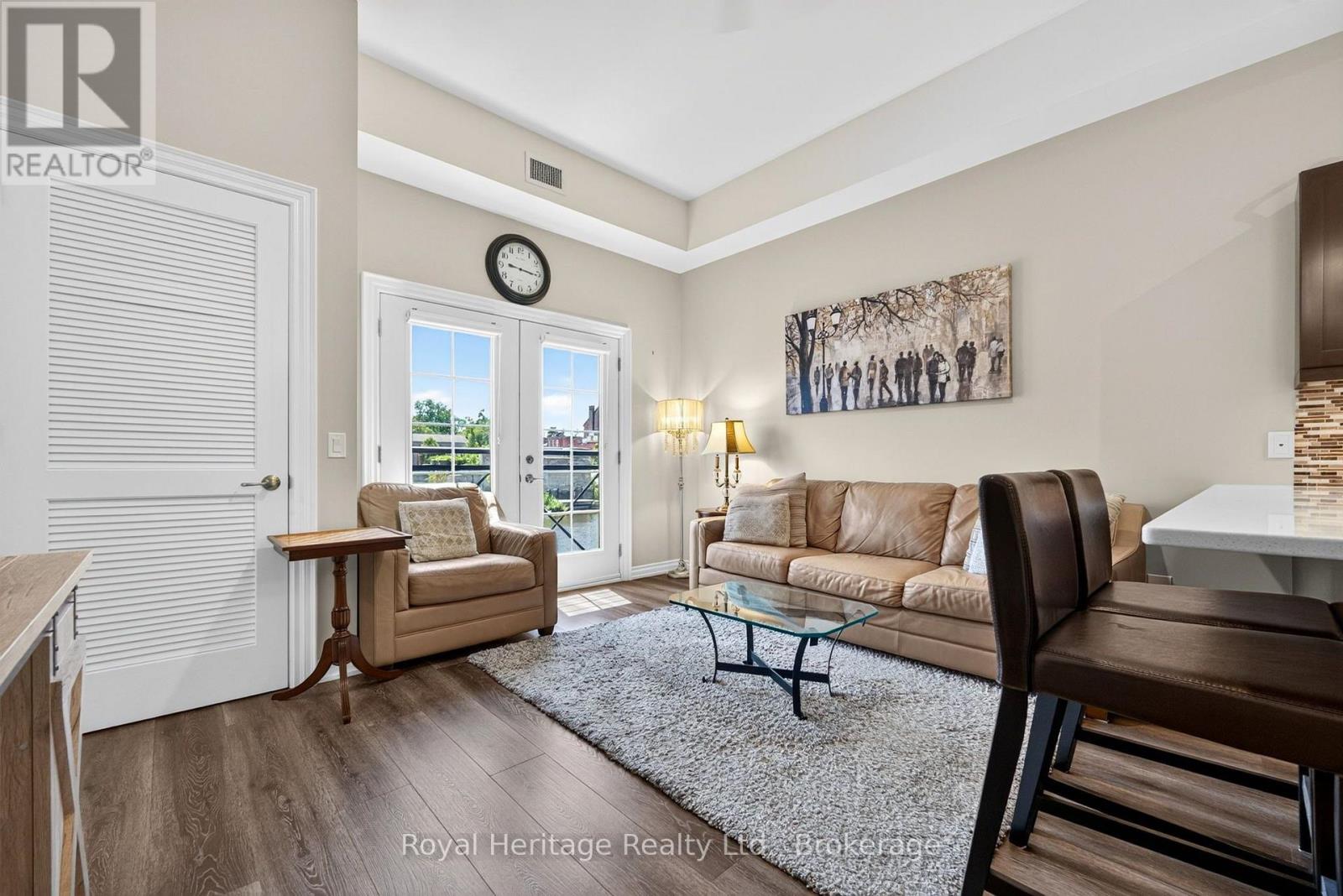 #204 25 KING STREET - Image 6