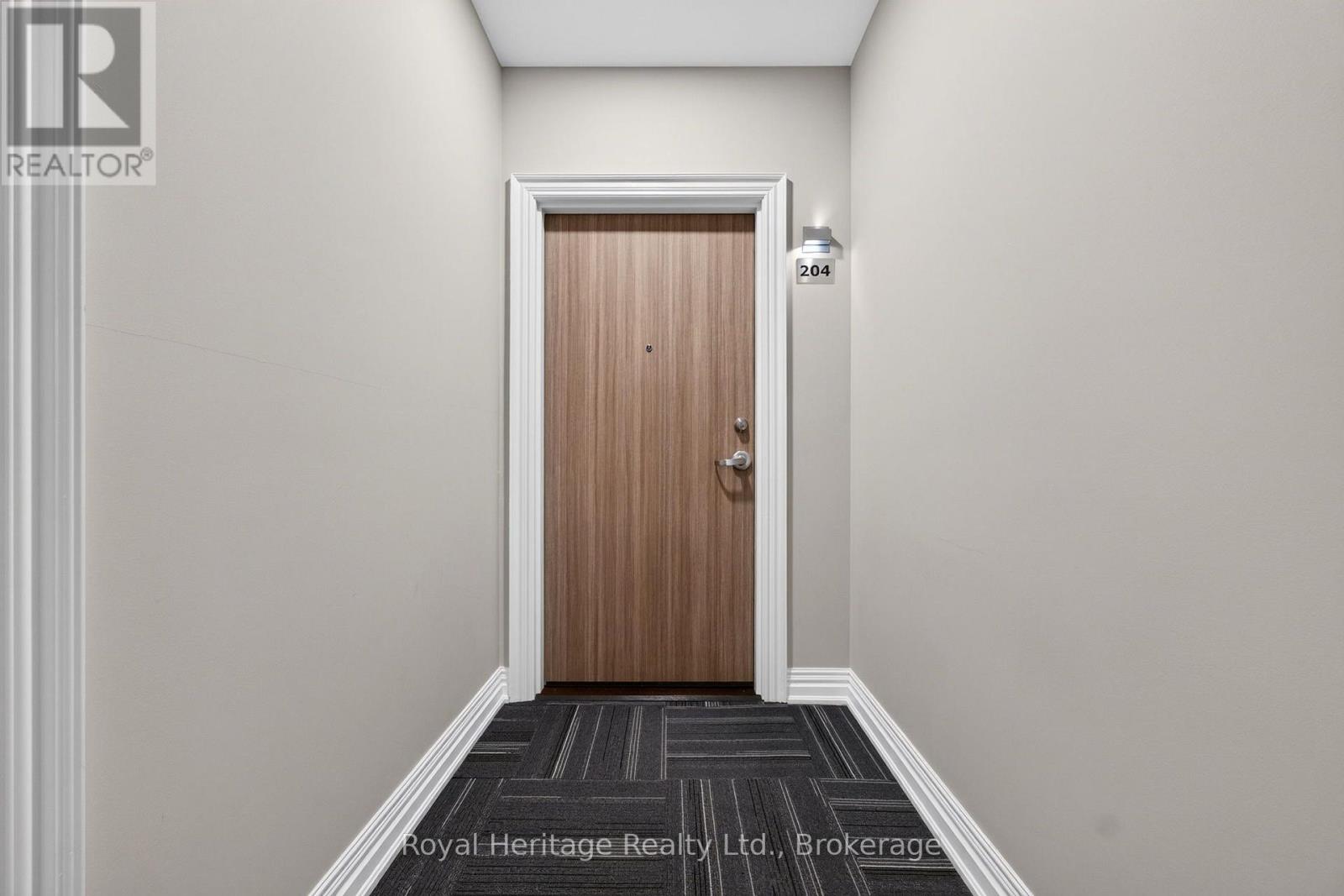 #204 25 KING STREET - Image 5