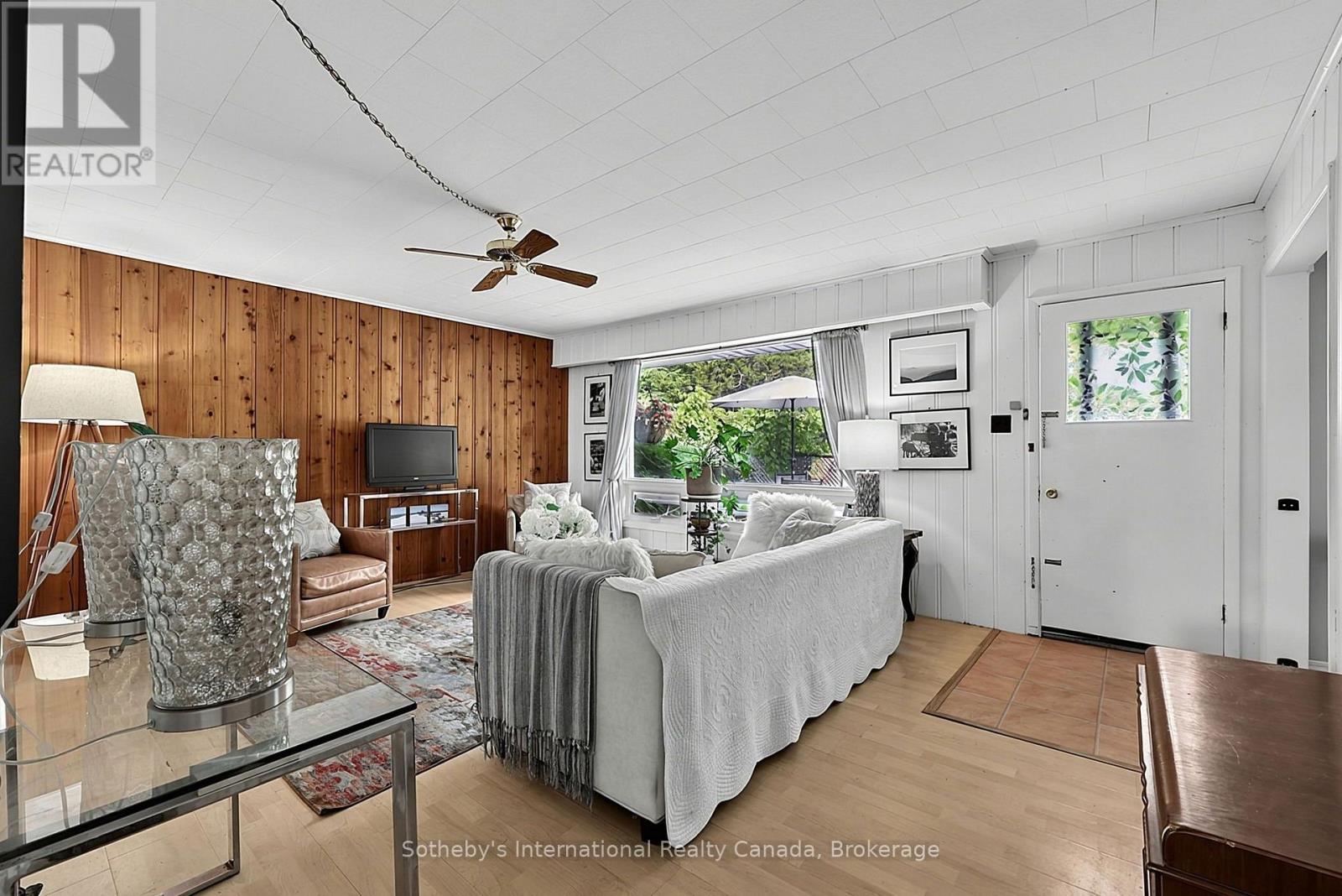32 TINY BEACHES ROAD N - 10