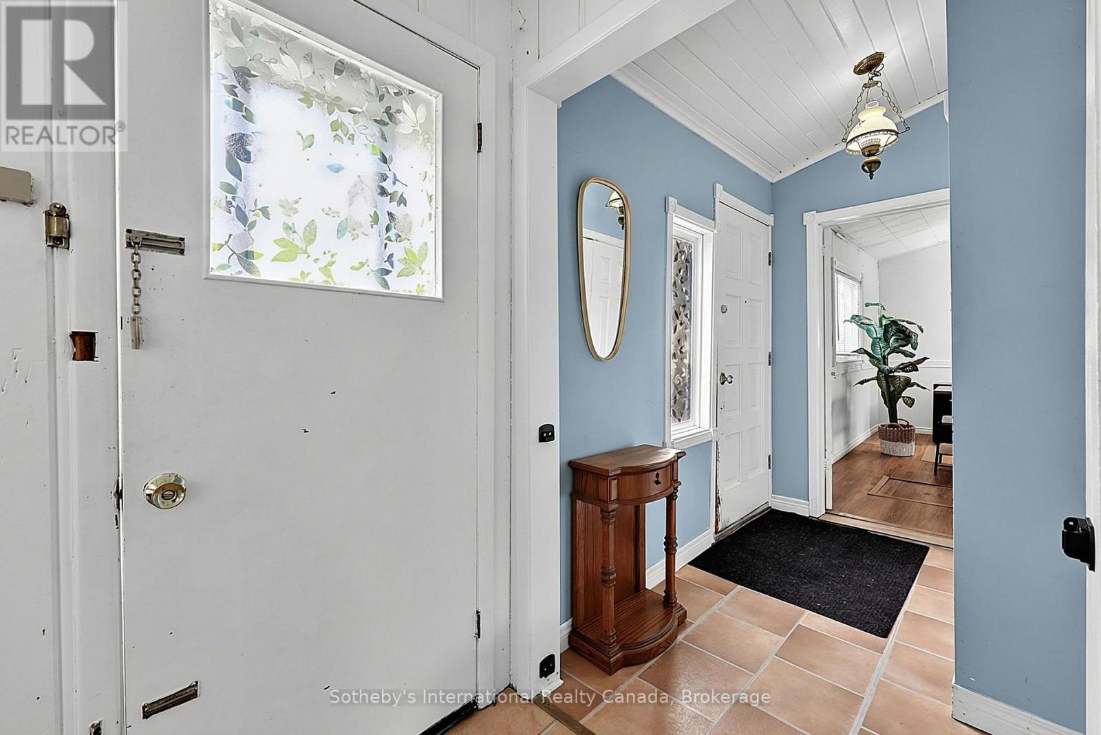 32 TINY BEACHES ROAD N - 12