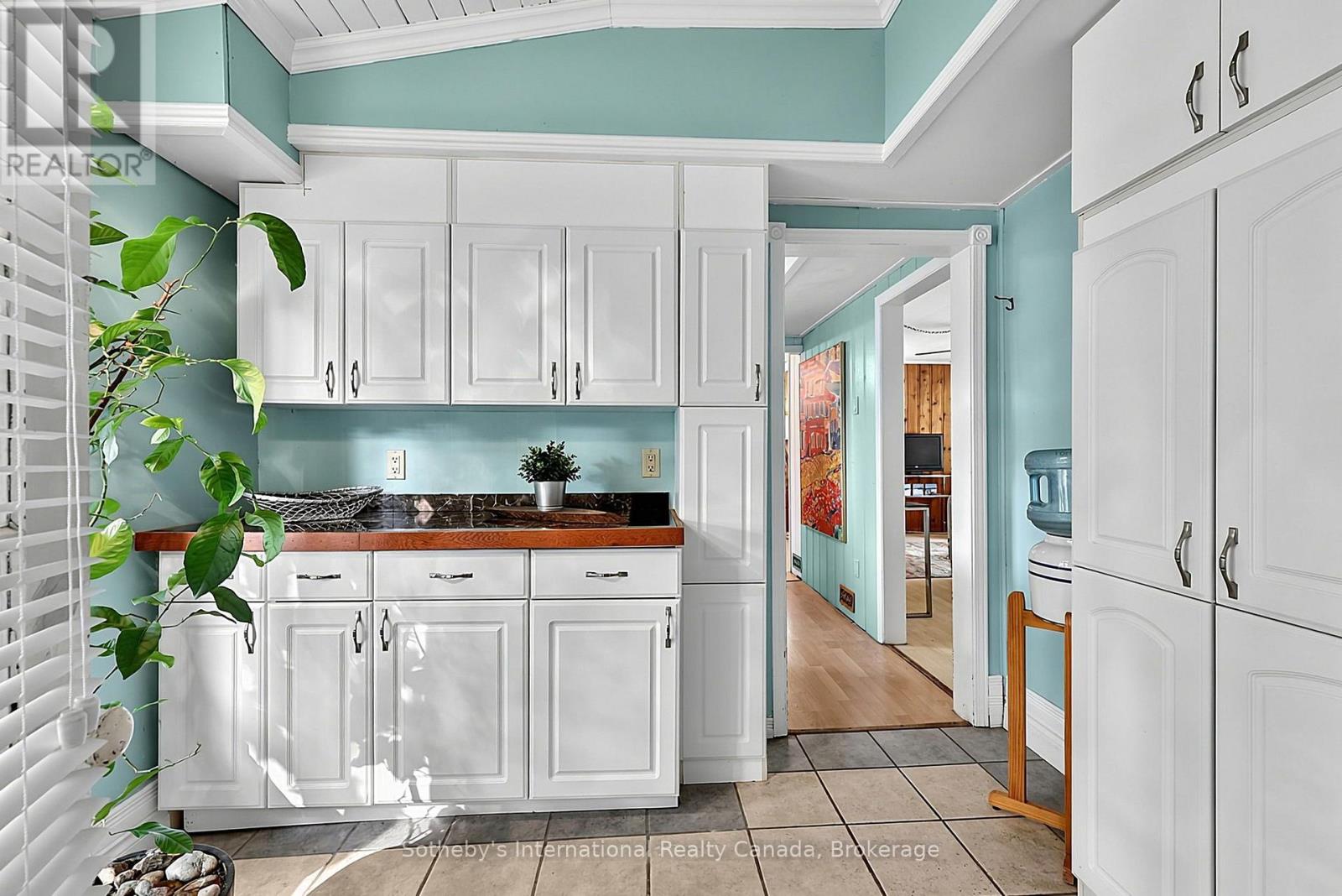 32 TINY BEACHES ROAD N - 14