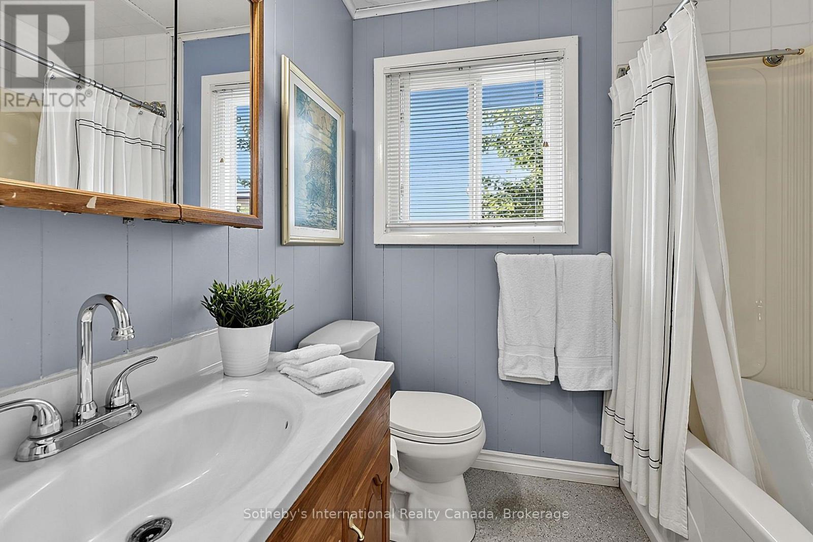 32 TINY BEACHES ROAD N - 16