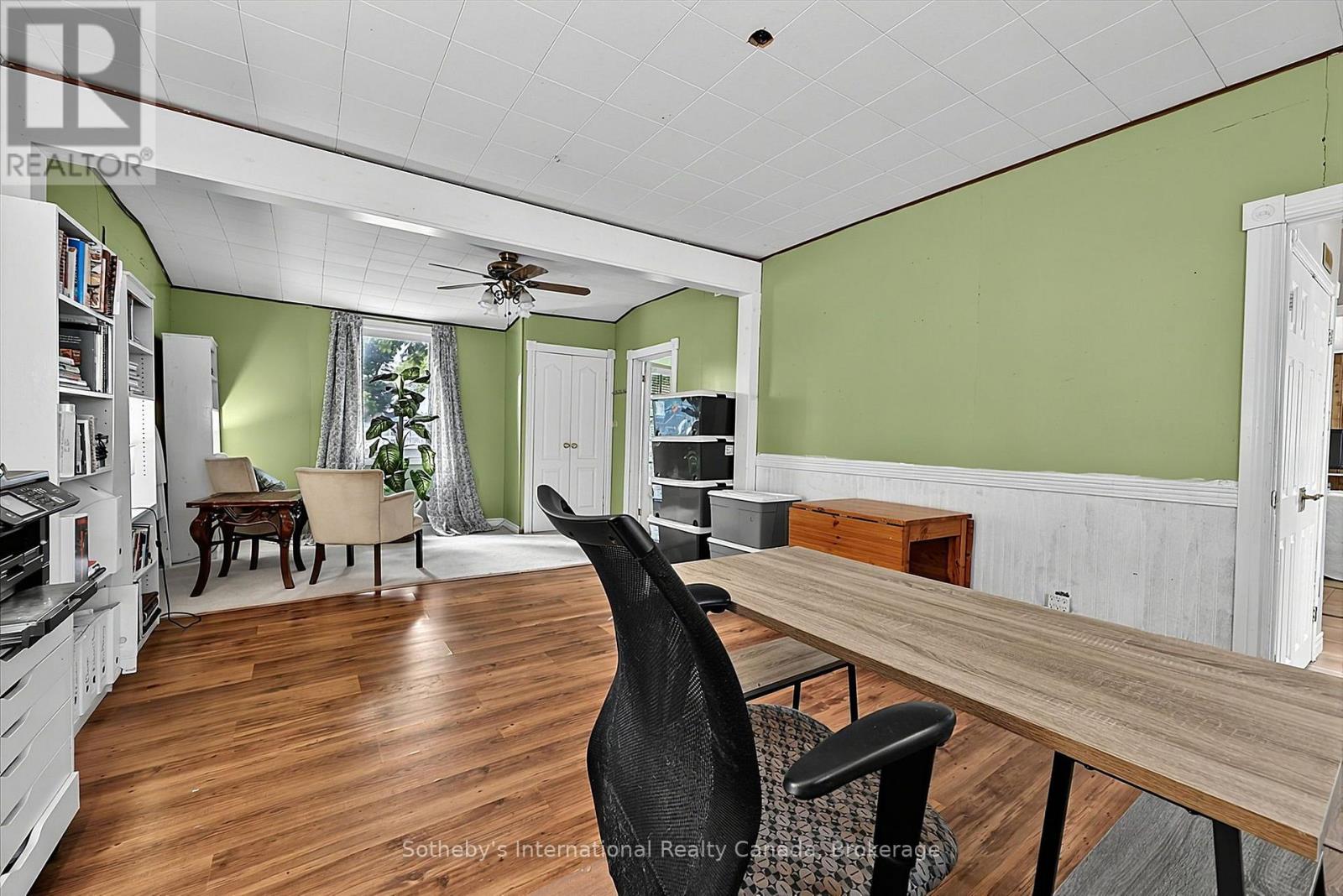 32 TINY BEACHES ROAD N - 21