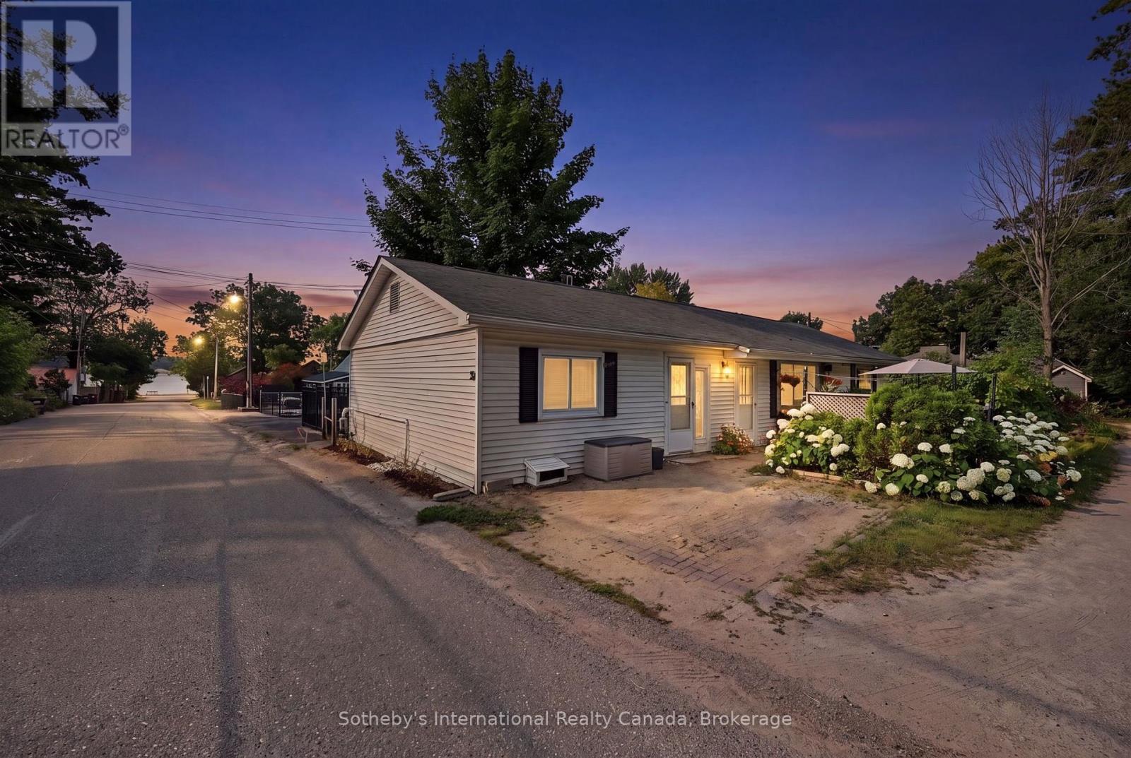32 TINY BEACHES ROAD N - 27
