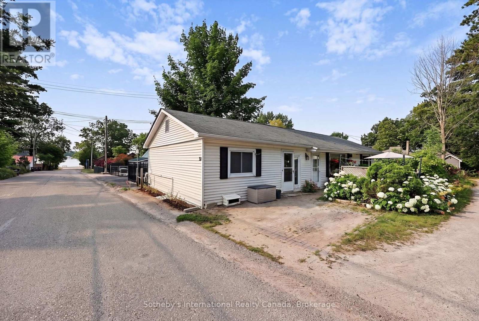 32 TINY BEACHES ROAD N - 3