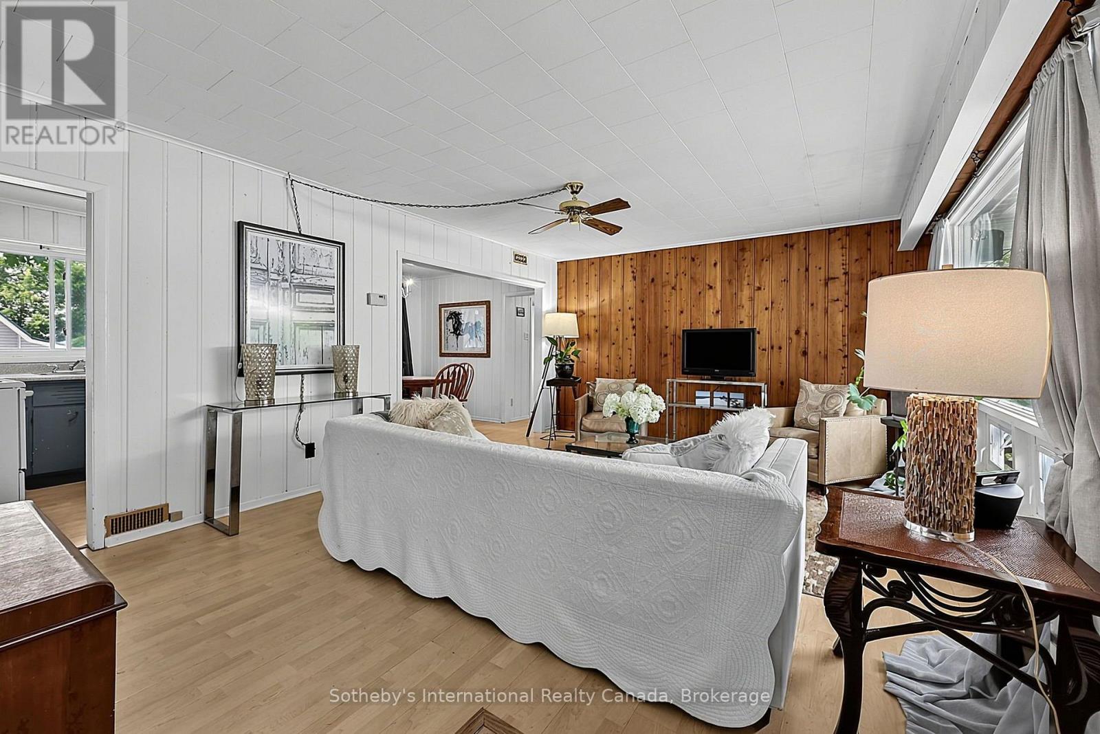32 TINY BEACHES ROAD N - 9
